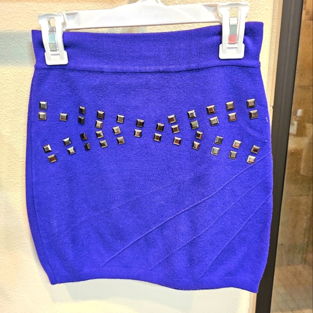 2B bebe xs skirt purple